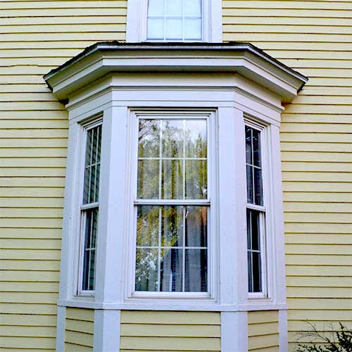 Thanks to south-west facing windows-the sun provides some warmth and added natural light.